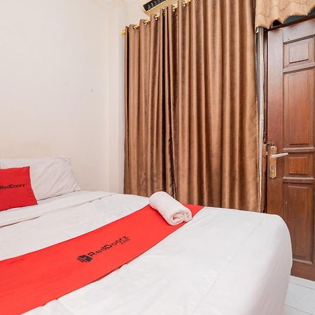 Reddoorz Plus @ Gunungsari Surabaya Kedurus Exterior photo